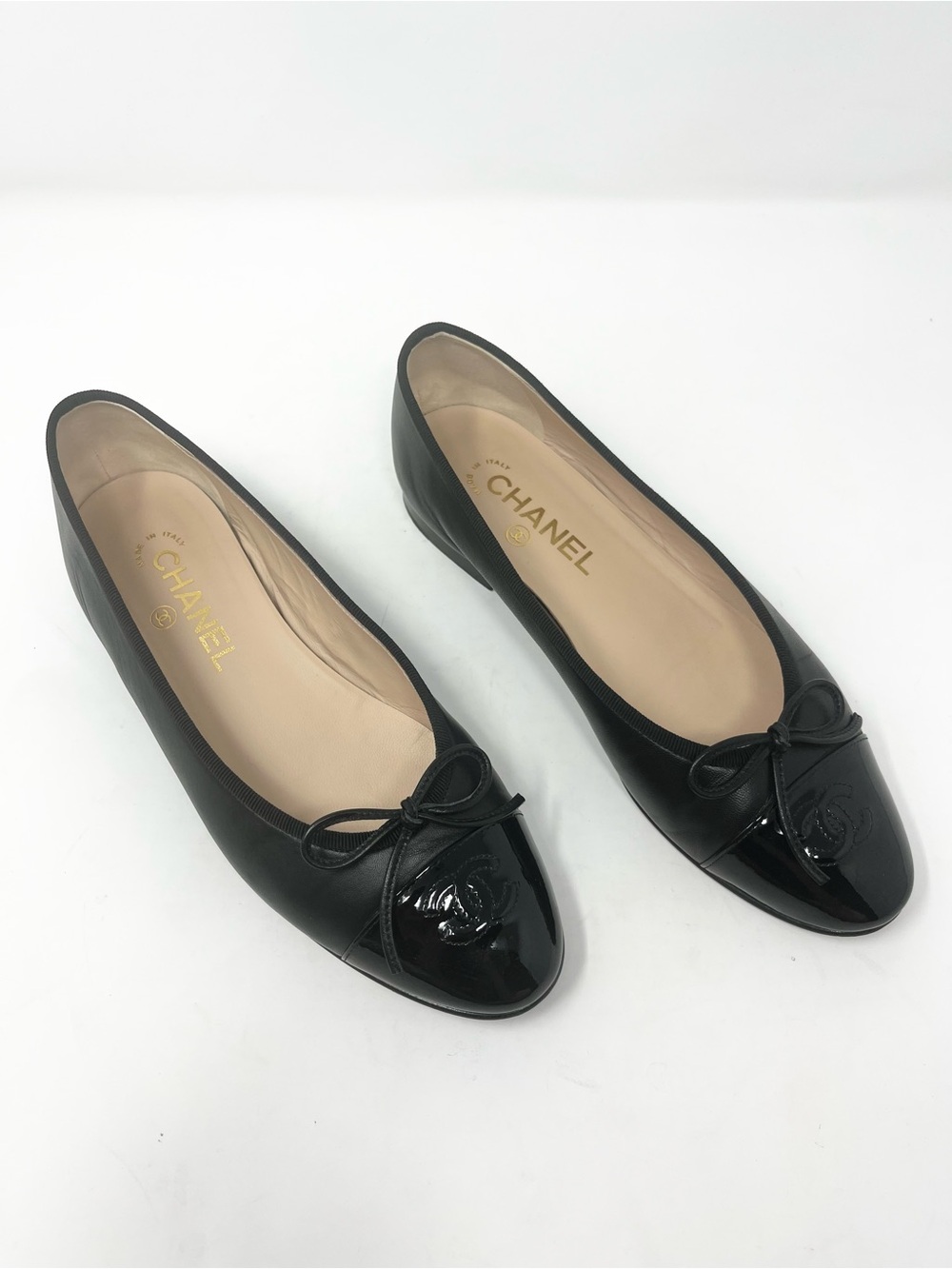 Chanel Ballet Flat Black Leather CC Cap Toe Patent Leather Tip Size 38 EU